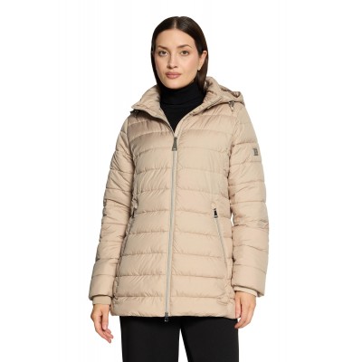 Betty Barclay - 7114 1515 beige half lange jas met kap.